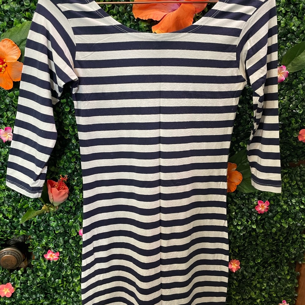 Striped 3/4 sleeve dress